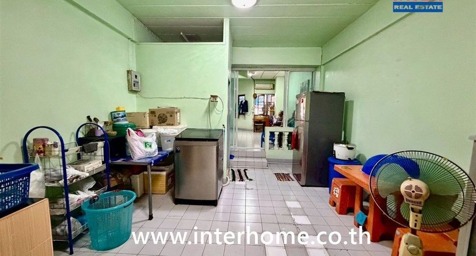 Reihenhaus zum Kauf mit 2 Zimmer in Bang Bua Thong, Nonthaburi
