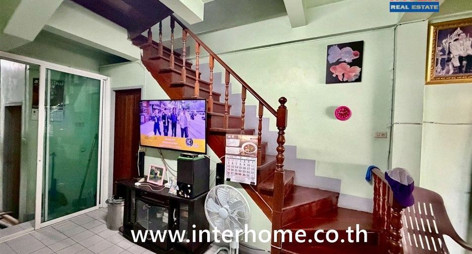Reihenhaus zum Kauf mit 2 Zimmer in Bang Bua Thong, Nonthaburi