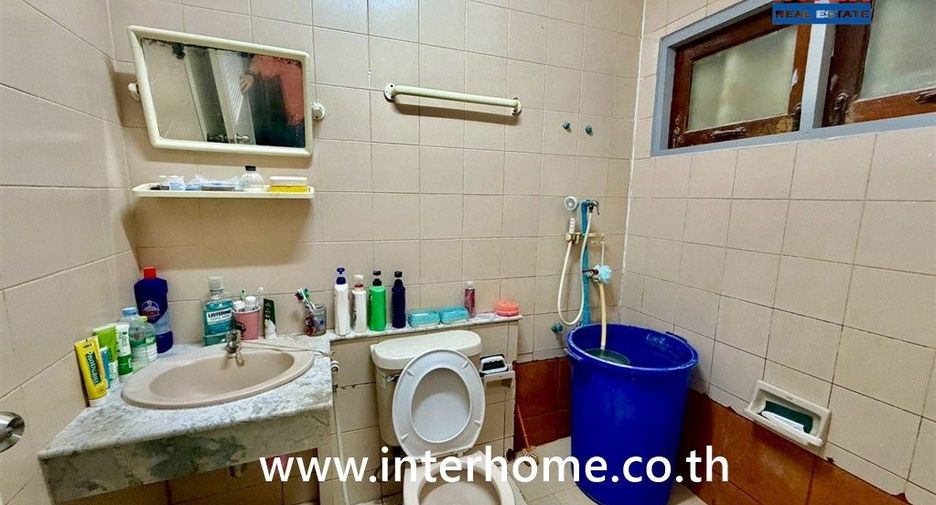 Reihenhaus zum Kauf mit 2 Zimmer in Bang Bua Thong, Nonthaburi