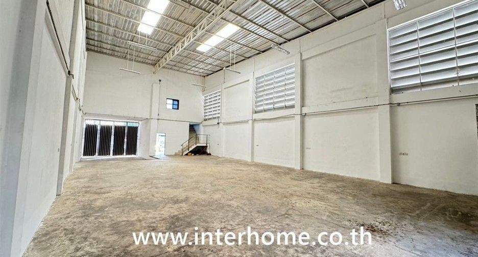 Almacén en venta en Phra Samut Chedi, Samut Prakan