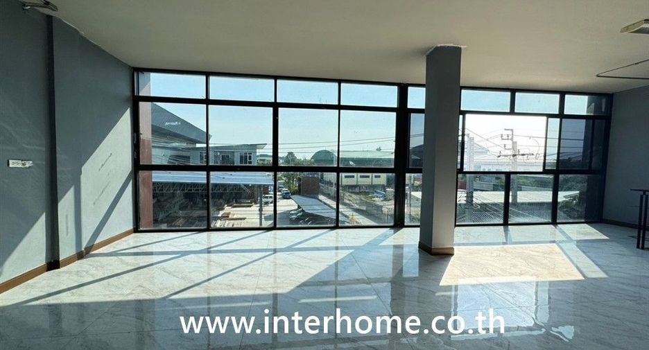 Almacén en venta en Phra Samut Chedi, Samut Prakan