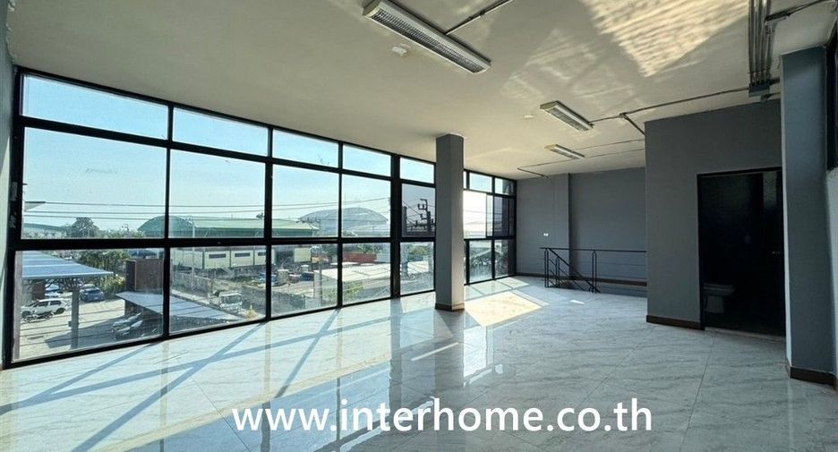 Almacén en venta en Phra Samut Chedi, Samut Prakan