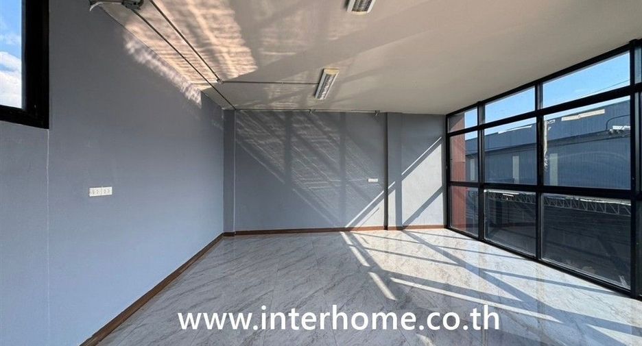 Almacén en venta en Phra Samut Chedi, Samut Prakan