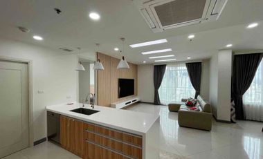 For sale 3 ベッドルーム condo in Sathon, Bangkok