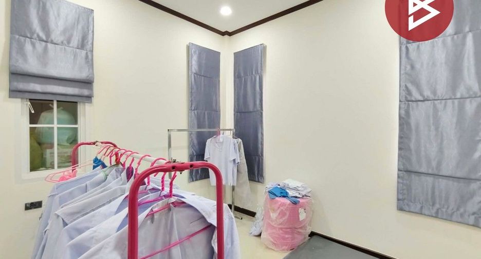 For sale 3 bedrooms house in Photharam, Ratchaburi