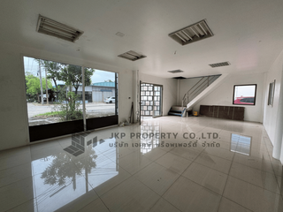 For rent warehouse in Saphan Sung, Bangkok