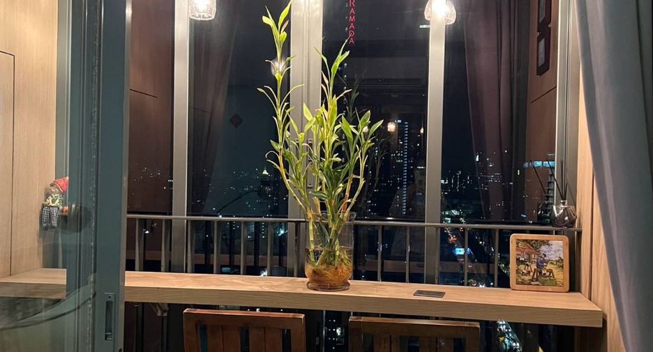 For sale 2 bedrooms condo in Phra Khanong, Bangkok