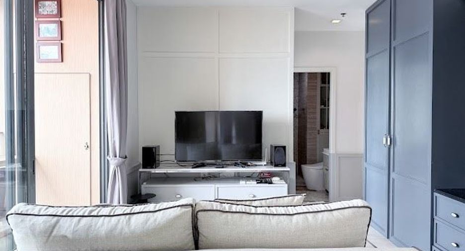 For sale 2 bedrooms condo in Phra Khanong, Bangkok
