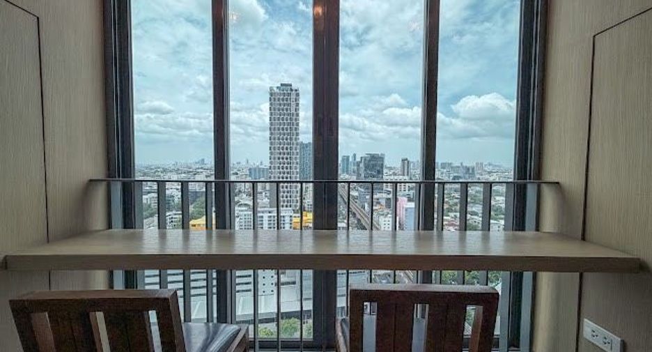 For sale 2 bedrooms condo in Phra Khanong, Bangkok