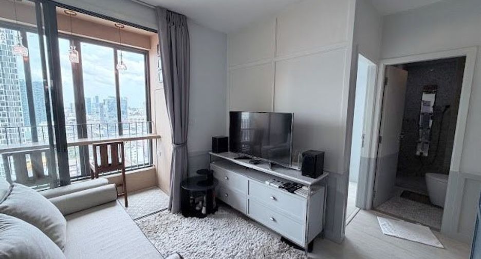 For sale 2 bedrooms condo in Phra Khanong, Bangkok