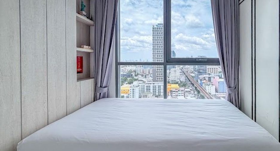 For sale 2 bedrooms condo in Phra Khanong, Bangkok