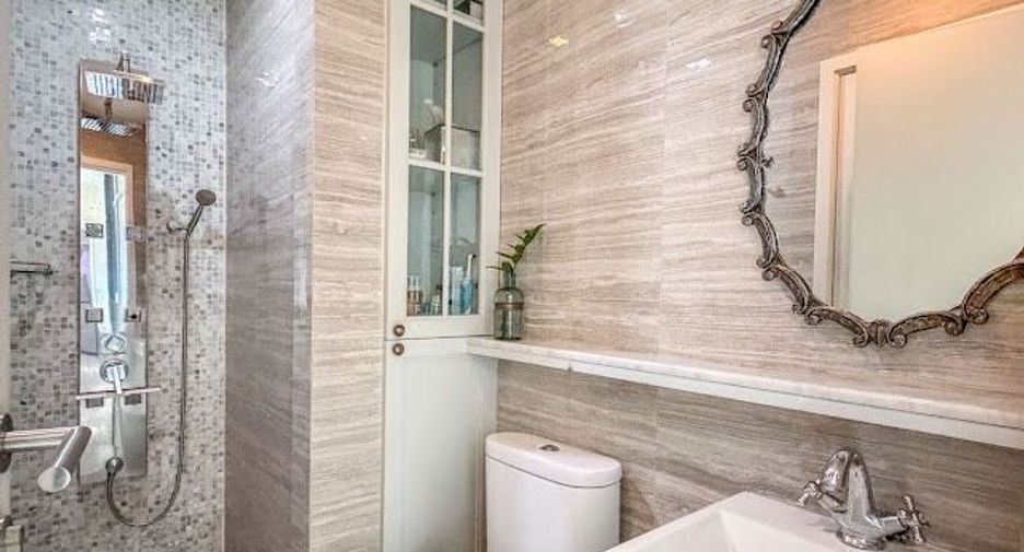 For sale 2 bedrooms condo in Phra Khanong, Bangkok