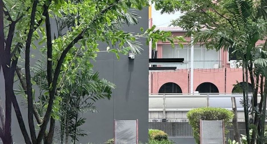 For sale 2 bedrooms condo in Phra Khanong, Bangkok