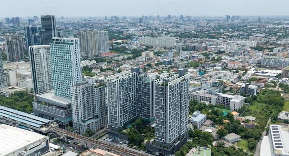 For sale 2 bedrooms condo in Phra Khanong, Bangkok