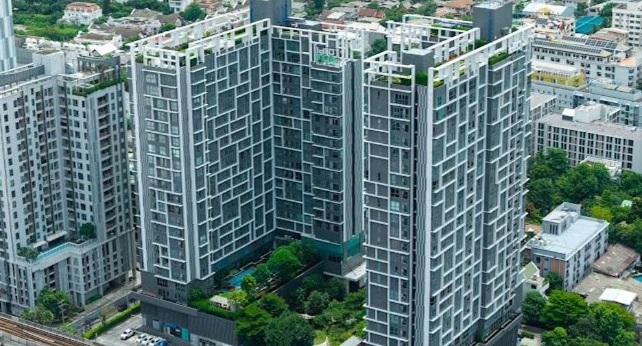 For sale 2 bedrooms condo in Phra Khanong, Bangkok