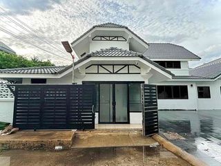 Casa en venta y en alquiler de 8 habitaciones en Huai Khwang, Bangkok