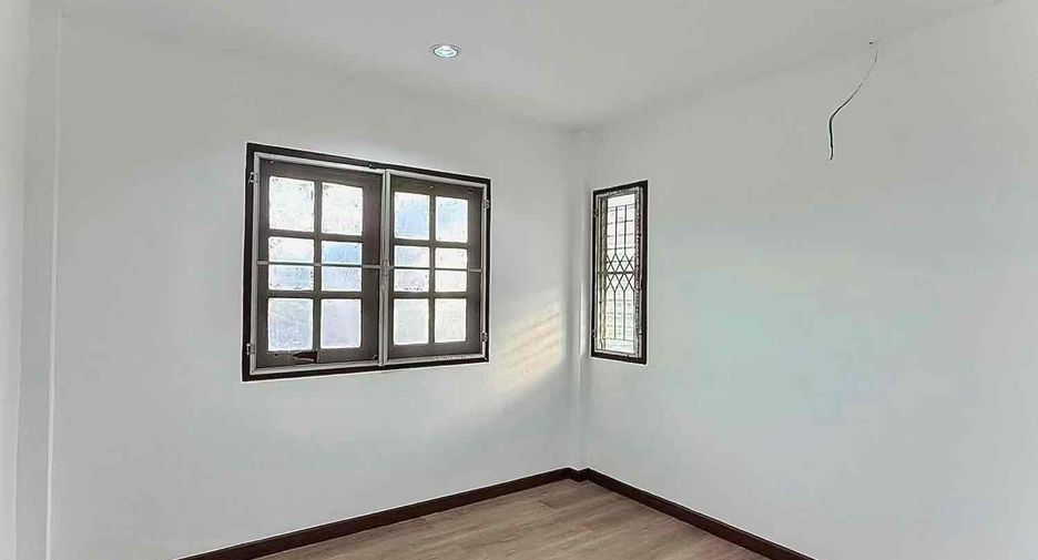 Casa en venta y en alquiler de 8 habitaciones en Huai Khwang, Bangkok