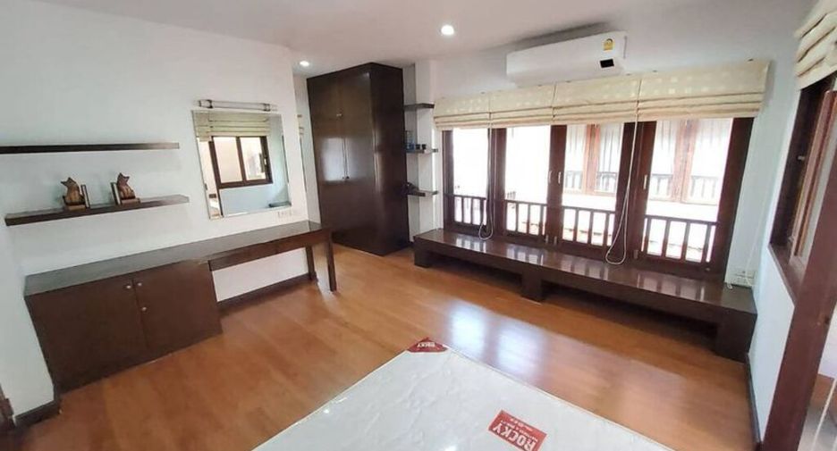 À louer 3 chambres maison à Bang Yai, Nonthaburi