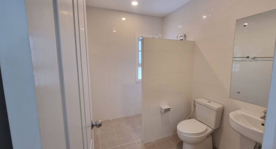 For rent 2 ベッドルーム townhouse in Mueang Chiang Mai, Chiang Mai