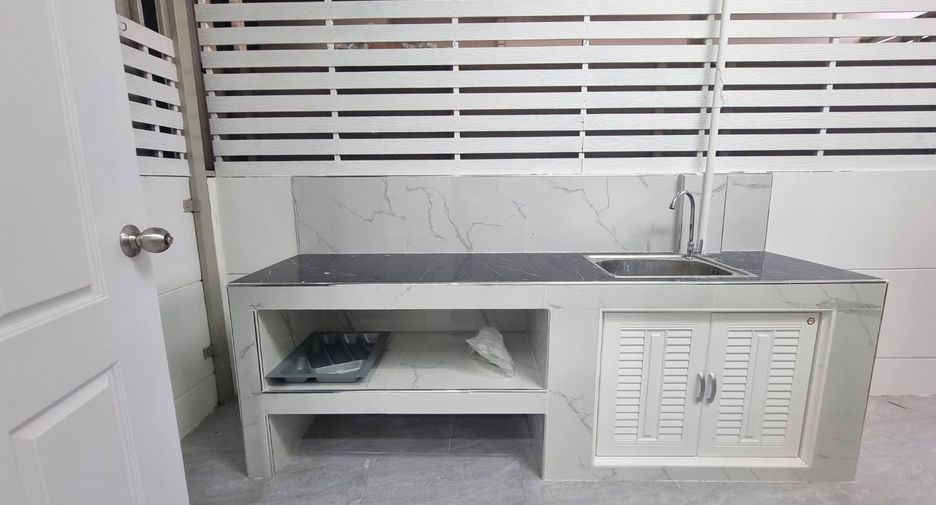 For rent 2 ベッドルーム townhouse in Mueang Chiang Mai, Chiang Mai