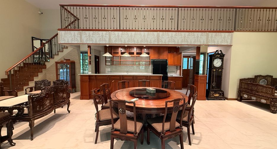 For rent and for sale 5 bedrooms house in San Kamphaeng, Chiang Mai