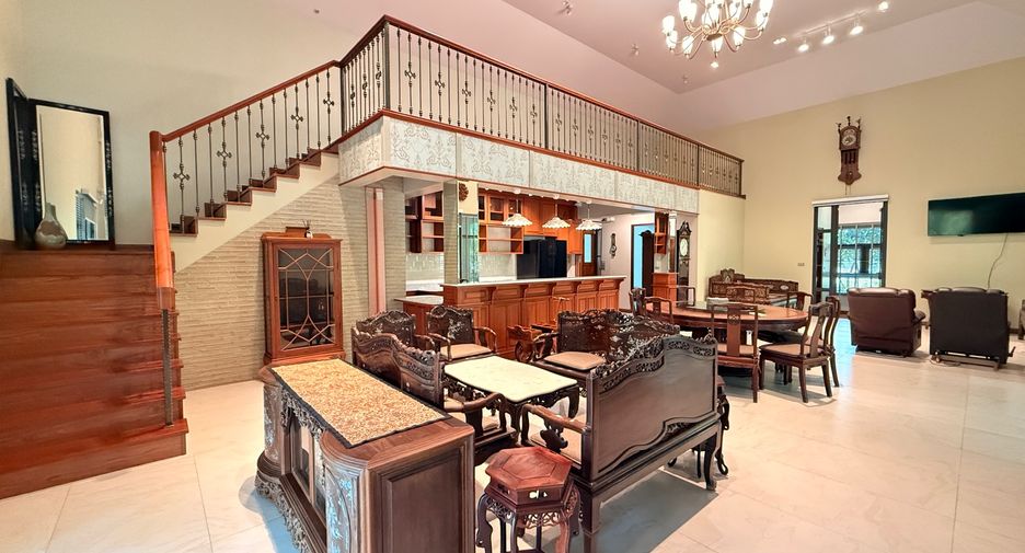 For rent and for sale 5 bedrooms house in San Kamphaeng, Chiang Mai