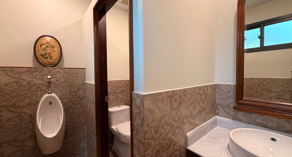 For rent and for sale 5 bedrooms house in San Kamphaeng, Chiang Mai