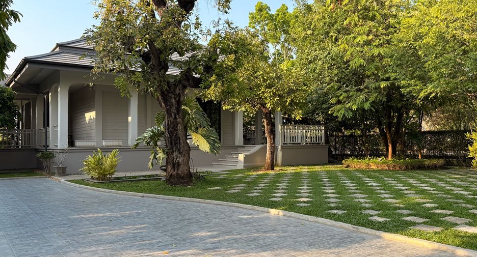 For rent and for sale 5 bedrooms house in San Kamphaeng, Chiang Mai