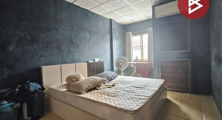 À vendre 3 chambres maison de ville à Bang Bua Thong, Nonthaburi