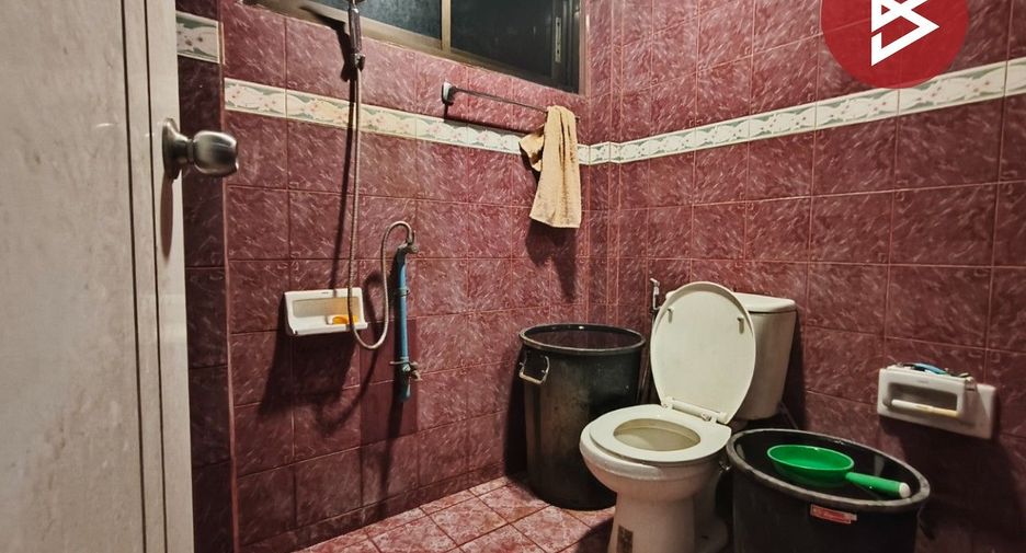 À vendre 3 chambres maison de ville à Bang Bua Thong, Nonthaburi