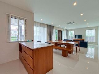 For rent 5 bedrooms house in Prawet, Bangkok