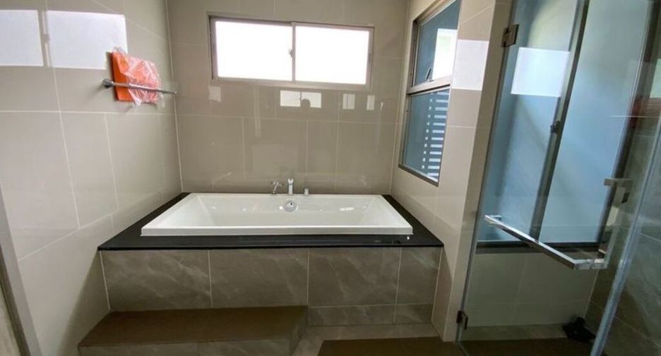For rent 5 bedrooms house in Prawet, Bangkok