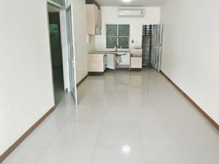 For sale studio townhouse in Lam Luk Ka, Pathum Thani