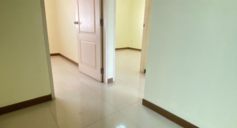 For sale studio townhouse in Lam Luk Ka, Pathum Thani