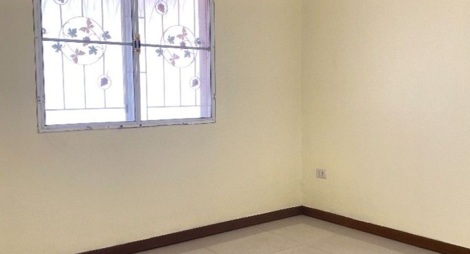 For sale studio townhouse in Lam Luk Ka, Pathum Thani