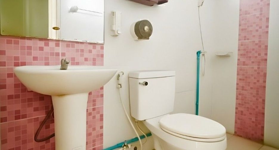 For sale studio townhouse in Lam Luk Ka, Pathum Thani