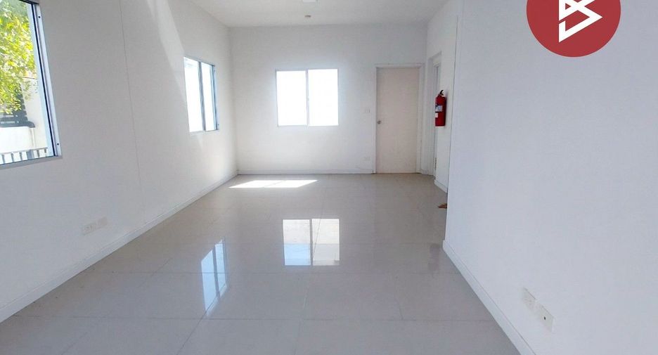 Casa adosada en venta de 3 habitaciones en Phra Samut Chedi, Samut Prakan