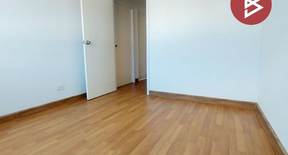 Casa adosada en venta de 3 habitaciones en Phra Samut Chedi, Samut Prakan