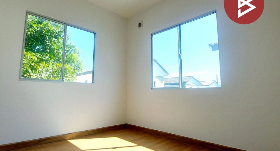 Casa adosada en venta de 3 habitaciones en Phra Samut Chedi, Samut Prakan
