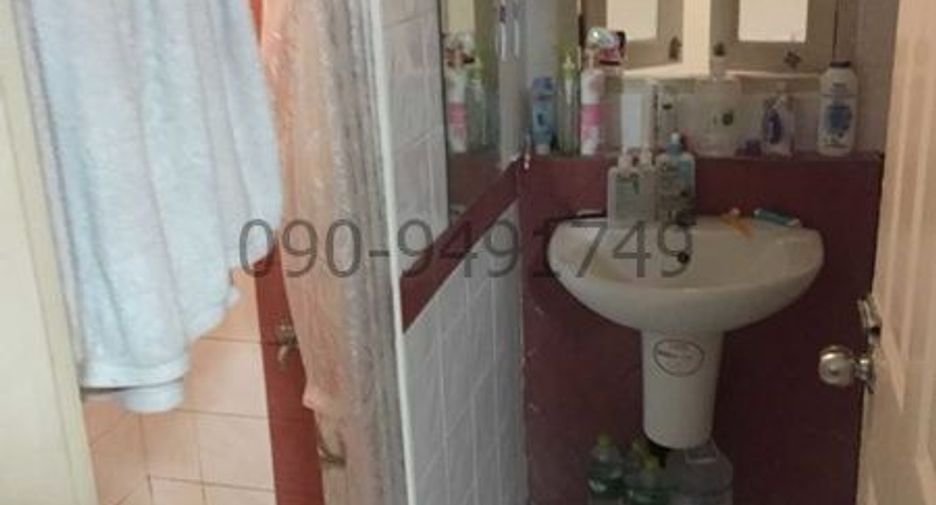 For rent 3 bedrooms townhouse in Bang Khen, Bangkok