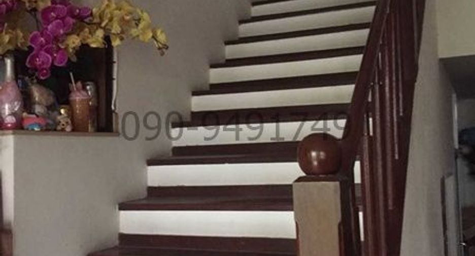 For rent 3 bedrooms townhouse in Bang Khen, Bangkok