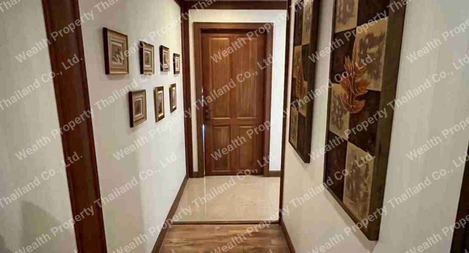 For sale 7 bedrooms condo in Pathum Wan, Bangkok