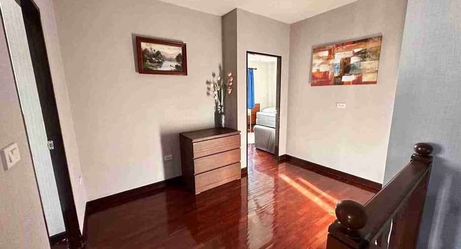 For rent 4 bedrooms house in Mueang Chiang Mai, Chiang Mai