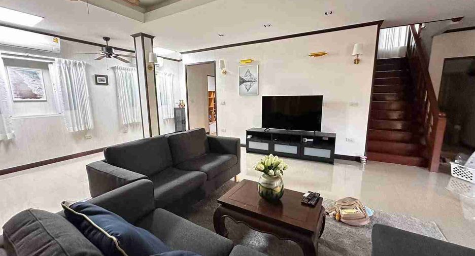 For rent 4 bedrooms house in Mueang Chiang Mai, Chiang Mai