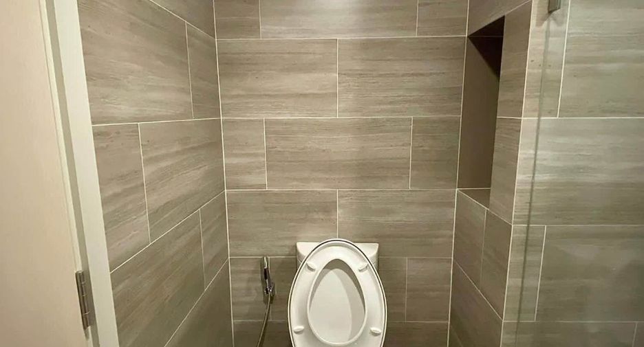 For rent 1 bed condo in Huai Khwang, Bangkok