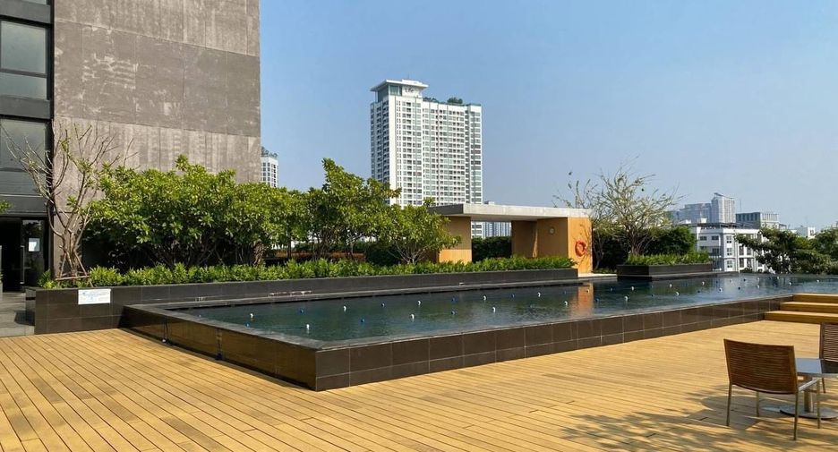 For rent 2 bedrooms condo in Chatuchak, Bangkok