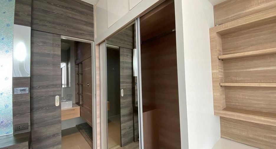 For rent 2 bedrooms condo in Chatuchak, Bangkok