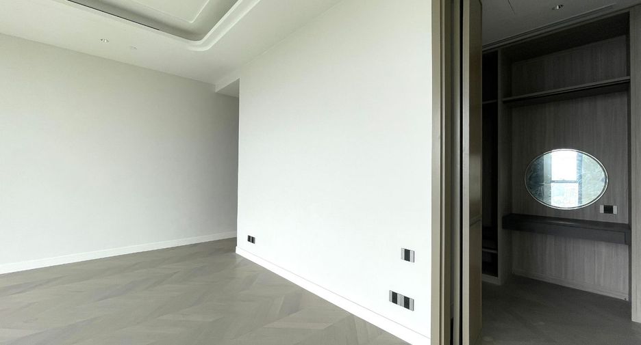 For sale 3 bedrooms condo in Sathon, Bangkok