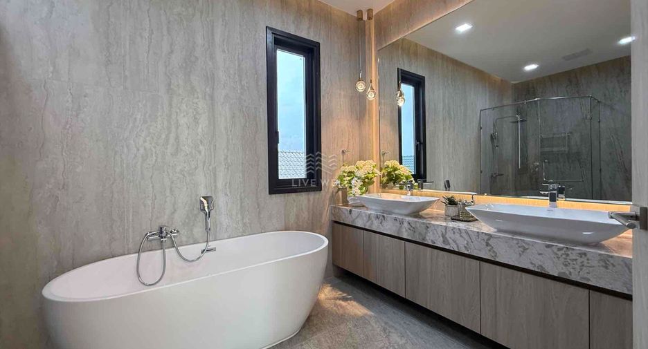 For sale 5 bedrooms house in Bang Lamung, Chonburi