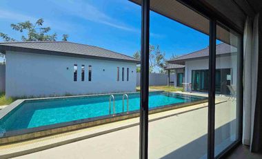Villa zur Miete und zum Kauf mit 3 Zimmer in Huay Yai, Pattaya